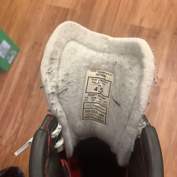 CCM FT4 pro skates - Picture 2 of 3